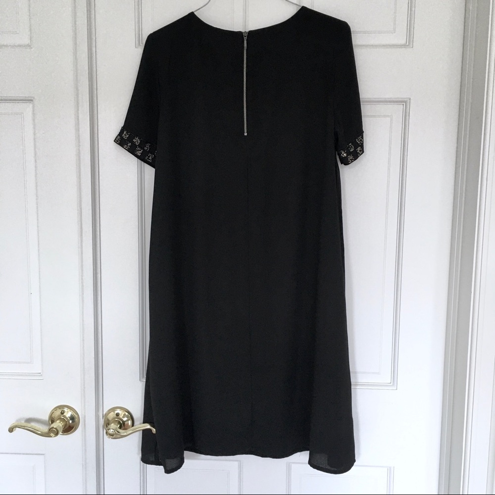Black Shortsleeve Dress - Picture 4 of 8